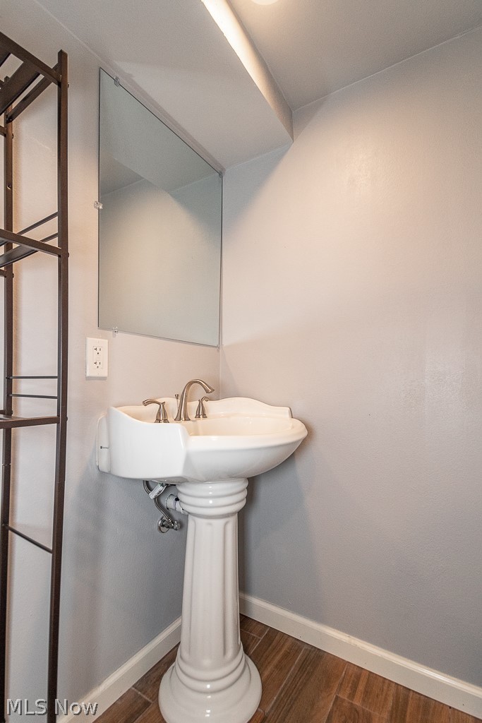 4293 Bluestone Road Cleveland, OH 44121 - Photo 15 of 26
