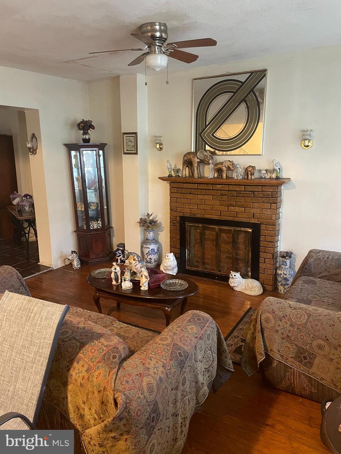 2105 Belair Road Baltimore, MD 21213 - Photo 2 of 12 Living Room
