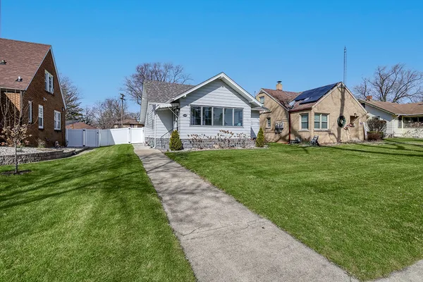 $250,000 | 1179 South Elm Avenue, Kankakee, IL 60901