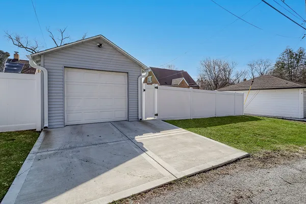 $250,000 | 1179 South Elm Avenue, Kankakee, IL 60901