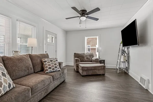 $250,000 | 1179 South Elm Avenue, Kankakee, IL 60901