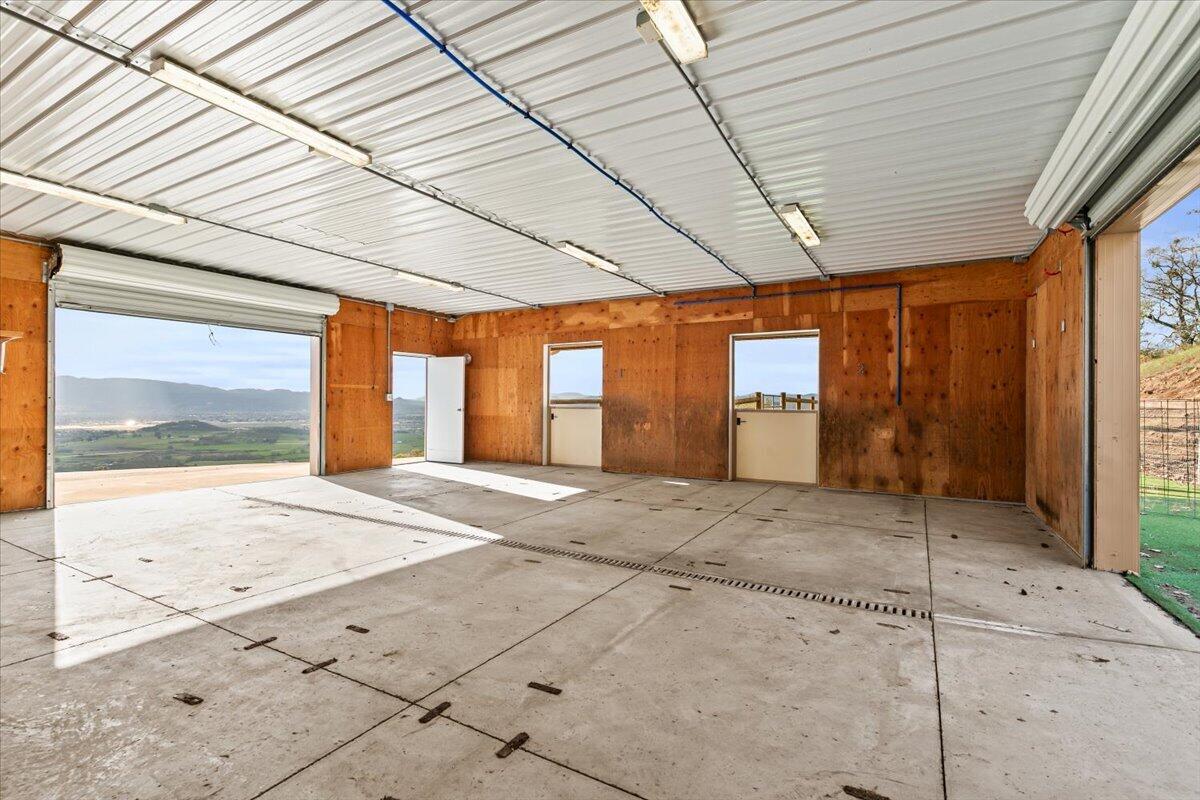 4002 Dry Creek Road Medford, OR 97504 - Photo 40 of 45