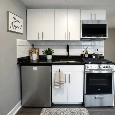 $1,700 | 1080 Massachusetts Avenue, Unit 4, Arlington, MA 02476