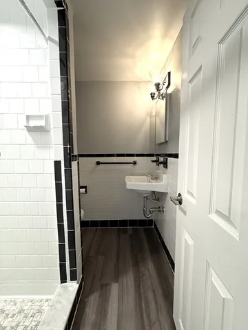 $1,700 | 1080 Massachusetts Avenue, Unit 4, Arlington, MA 02476