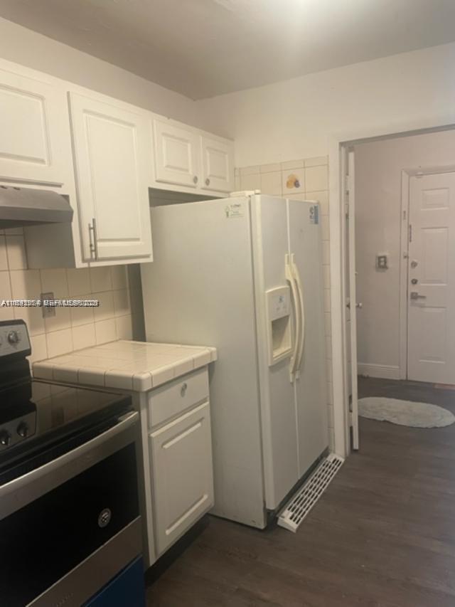 2993 Northwest 191st Terrace Miami Gardens, FL 33056 - Photo 3 of 9 a utility room with dryer and washer