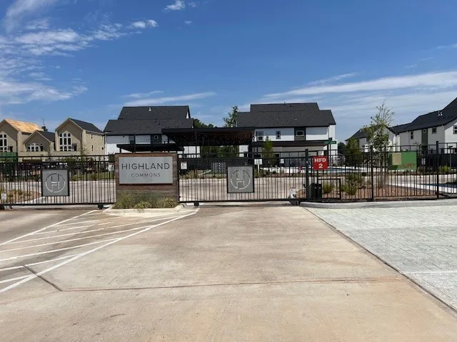 $380,000 | 1117 Highland Square Lane, Houston, TX 77091