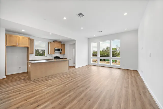 $380,000 | 1117 Highland Square Lane, Houston, TX 77091