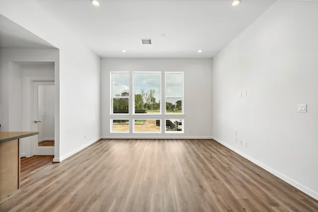 $380,000 | 1117 Highland Square Lane, Houston, TX 77091