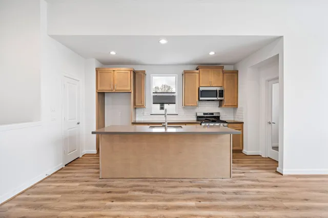 $380,000 | 1117 Highland Square Lane, Houston, TX 77091