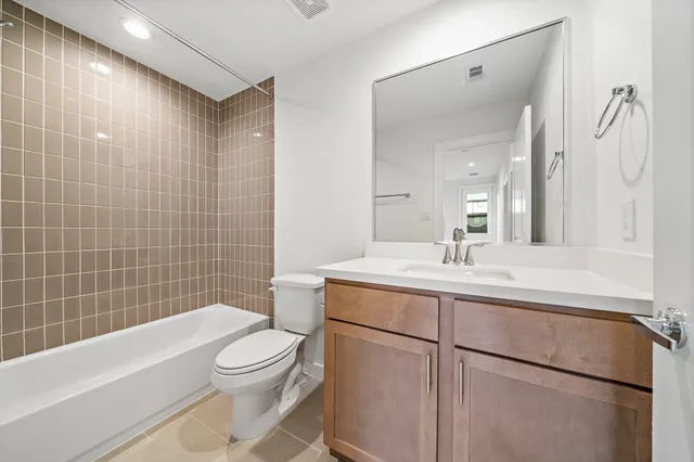 $380,000 | 1117 Highland Square Lane, Houston, TX 77091