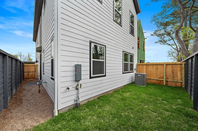 $380,000 | 1117 Highland Square Lane, Houston, TX 77091