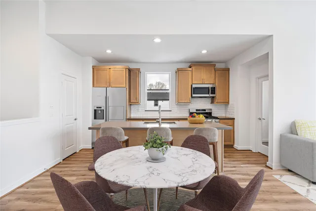 $380,000 | 1117 Highland Square Lane, Houston, TX 77091