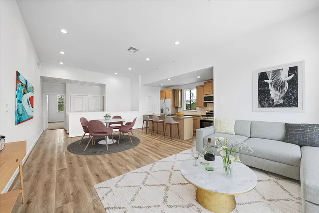 $380,000 | 1117 Highland Square Lane, Houston, TX 77091