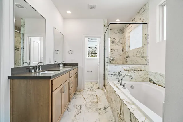 $380,000 | 1117 Highland Square Lane, Houston, TX 77091