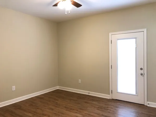 $1,225 | 1201 South Water Avenue, Unit B12, Gallatin, TN 37066