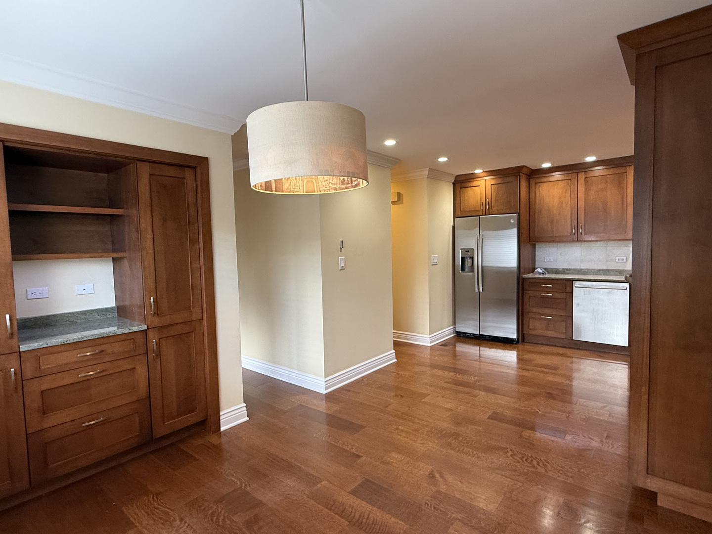 60 South Dee Road, Unit G Park Ridge, IL 60068 - Photo 12 of 23 a view of a kitchen with a refrigerator and a sink