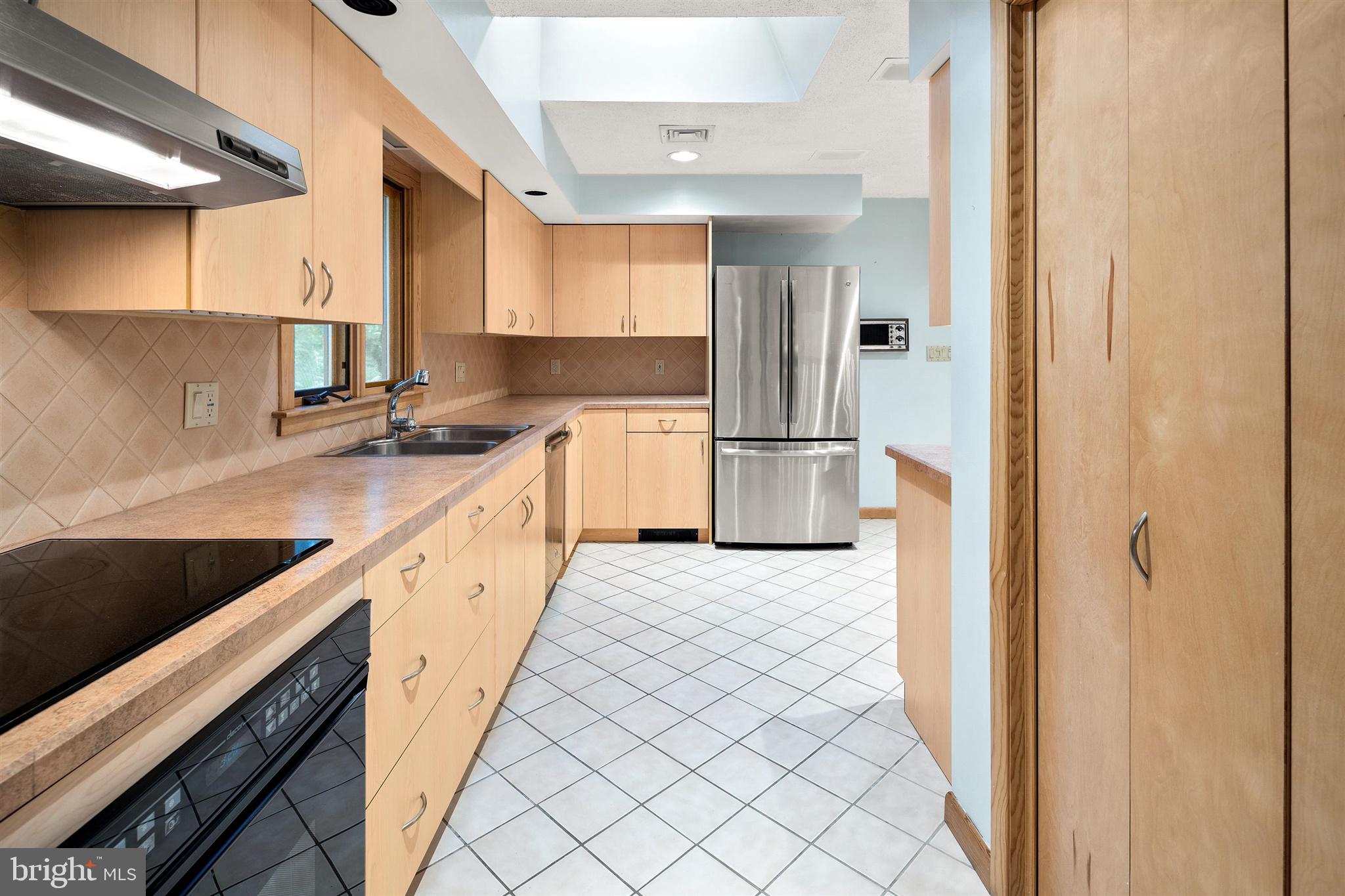 8 Lambert Lane Robbinsville, NJ 08691 - Photo 11 of 33 Kitchen