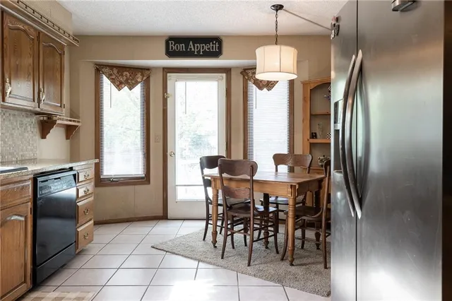 $275,000 | 3605 Northwest Dogwood Drive, Blue Springs, MO 64015