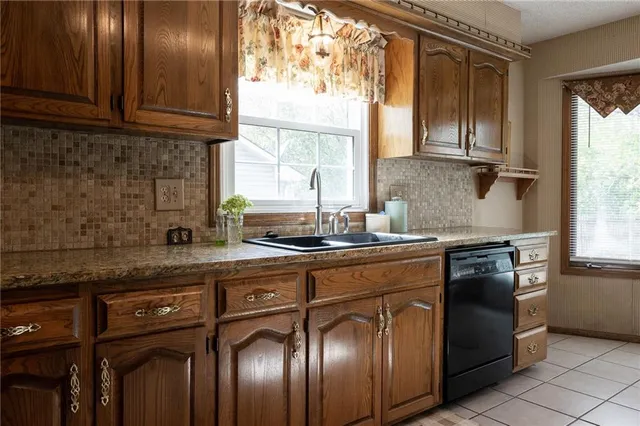 $275,000 | 3605 Northwest Dogwood Drive, Blue Springs, MO 64015