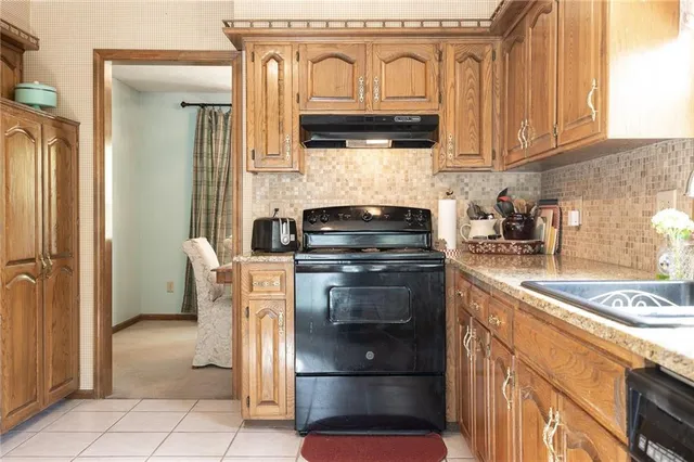 $275,000 | 3605 Northwest Dogwood Drive, Blue Springs, MO 64015