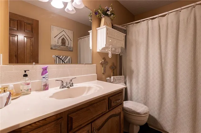 $275,000 | 3605 Northwest Dogwood Drive, Blue Springs, MO 64015