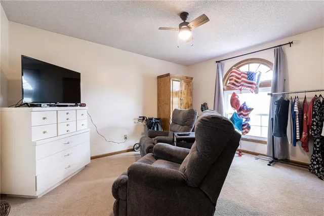 $275,000 | 3605 Northwest Dogwood Drive, Blue Springs, MO 64015