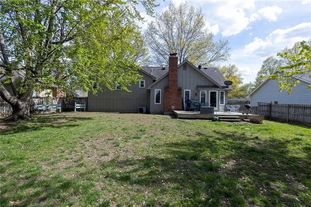 $275,000 | 3605 Northwest Dogwood Drive, Blue Springs, MO 64015