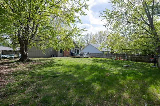 $275,000 | 3605 Northwest Dogwood Drive, Blue Springs, MO 64015