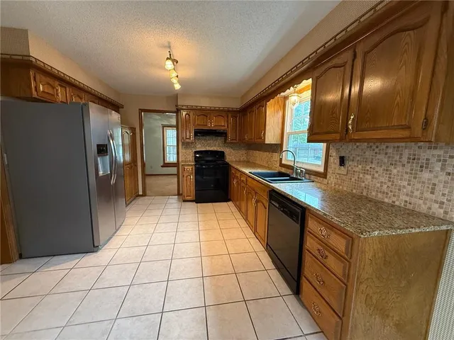 $275,000 | 3605 Northwest Dogwood Drive, Blue Springs, MO 64015