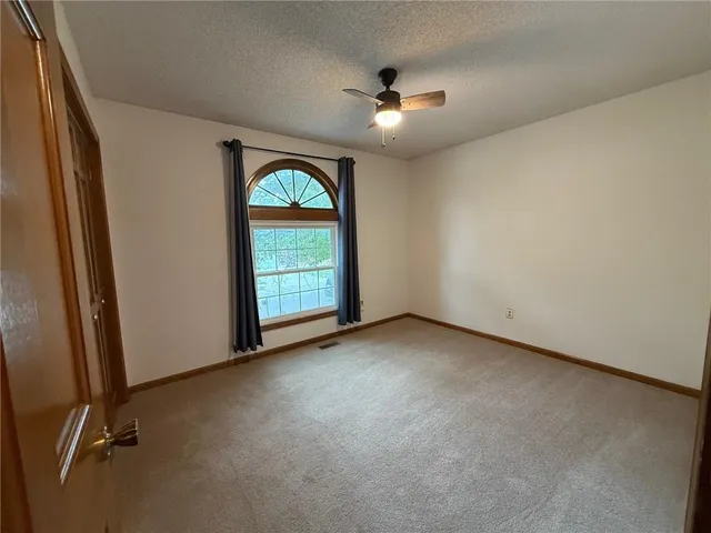 $275,000 | 3605 Northwest Dogwood Drive, Blue Springs, MO 64015