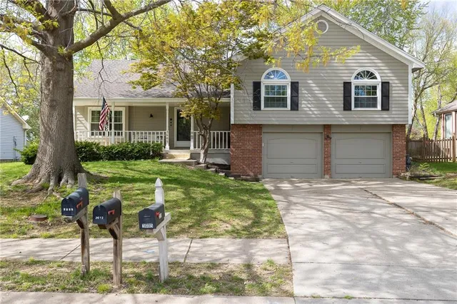 $275,000 | 3605 Northwest Dogwood Drive, Blue Springs, MO 64015