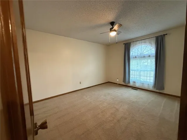 $275,000 | 3605 Northwest Dogwood Drive, Blue Springs, MO 64015