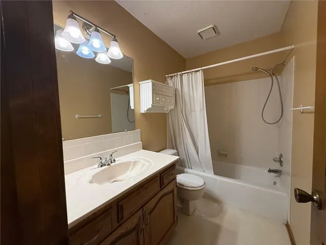 $275,000 | 3605 Northwest Dogwood Drive, Blue Springs, MO 64015