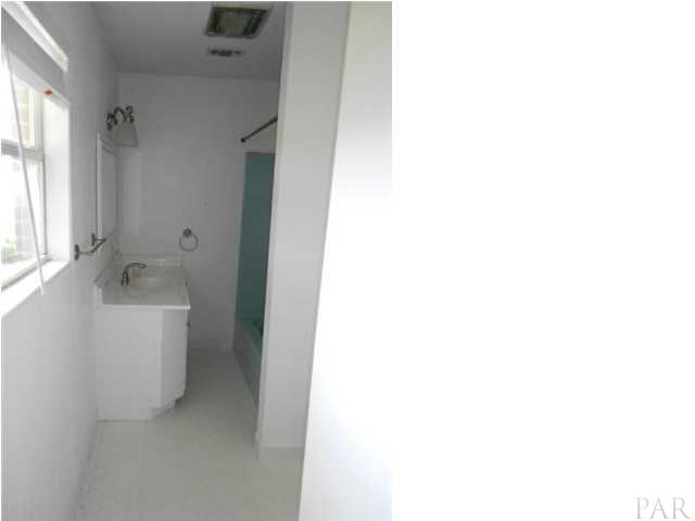 1968 Chance Road Molino, FL 32577 - Photo 9 of 12 Master Bath
