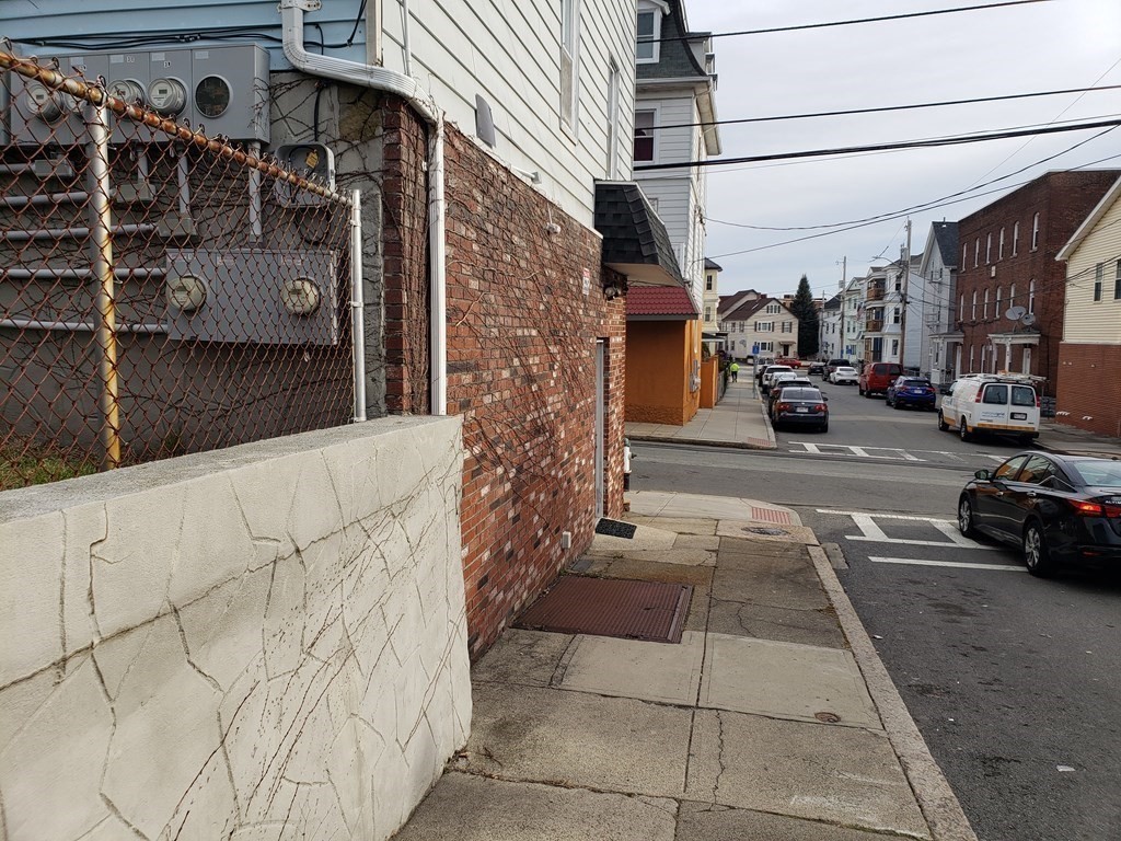 263-265 Rodman Street Fall River, MA 02721 - Photo 4 of 41