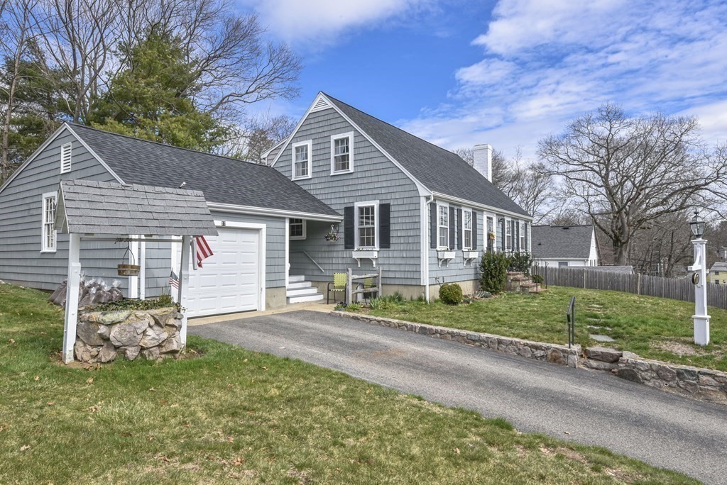 17 Heritage Hill Dedham, MA 02026 - Photo 3 of 33