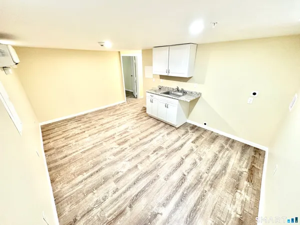 $1,150 | 135 West Main Street, Unit 1F, Waterbury, CT 06702