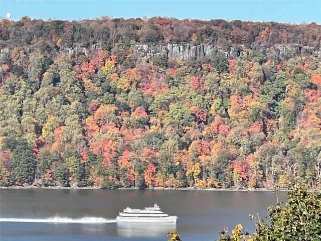 $849,000 | 183 Hudson Terrace, Yonkers, NY 10701