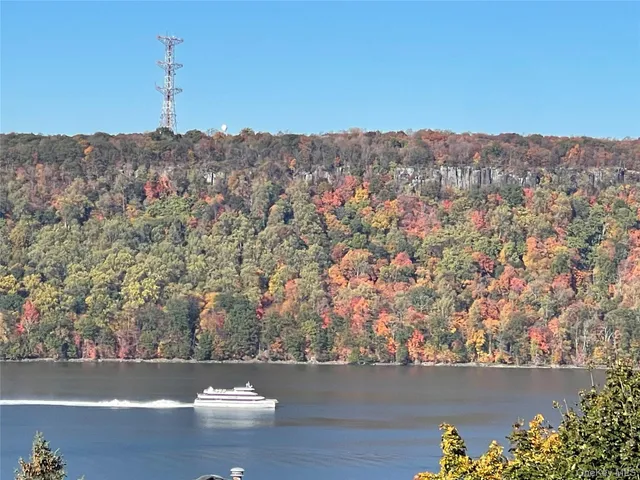 $849,000 | 183 Hudson Terrace, Yonkers, NY 10701