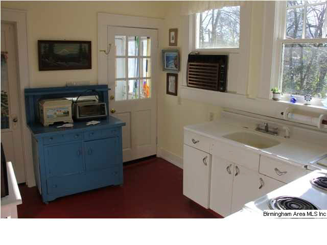 1411 Sutherland Place Birmingham, AL 35209 - Photo 9 of 15