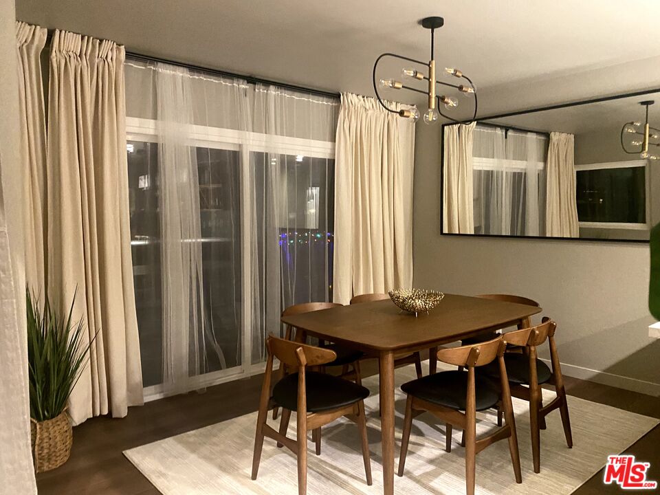 4510 Gateshead Bay Oxnard, CA 93035 - Photo 35 of 36 a dining room with furniture and window