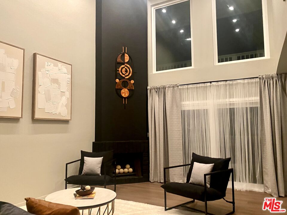 4510 Gateshead Bay Oxnard, CA 93035 - Photo 36 of 36 a living room with furniture and a window