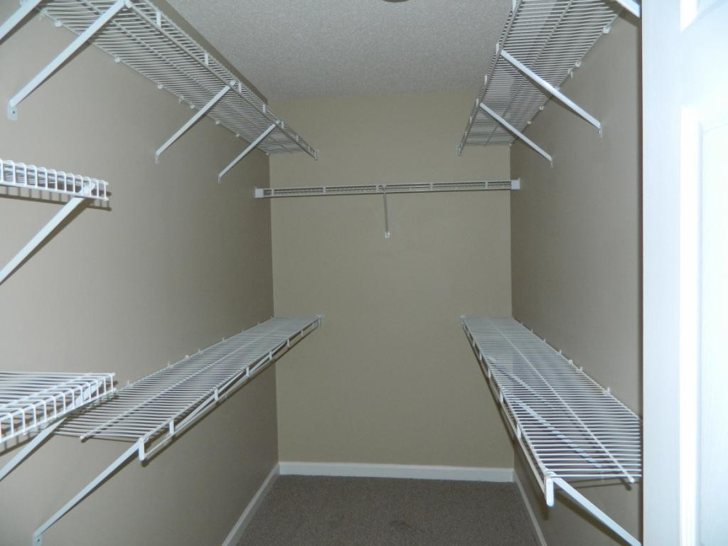 2224 Pendragon Road Kingsport, TN 37660 - Photo 15 of 25 Master Closet