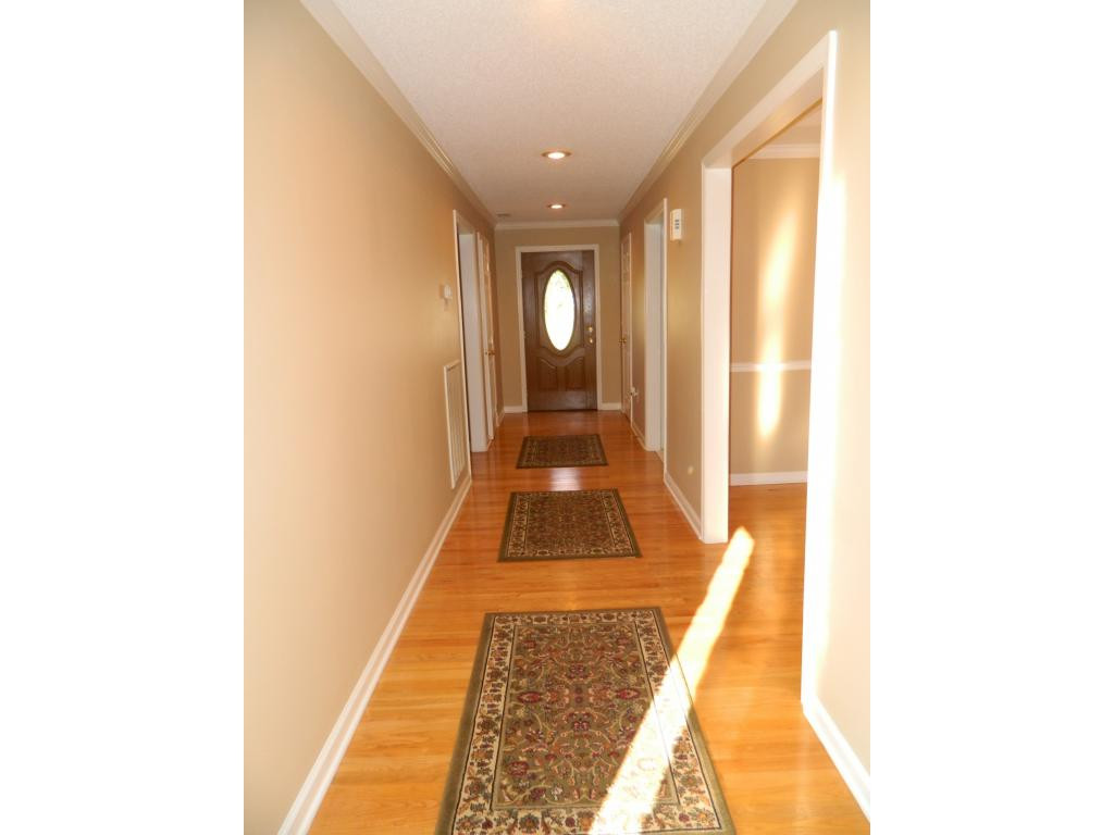 2224 Pendragon Road Kingsport, TN 37660 - Photo 3 of 25 Foyer