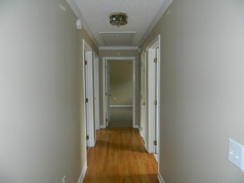 2224 Pendragon Road Kingsport, TN 37660 - Photo 21 of 25 Hall