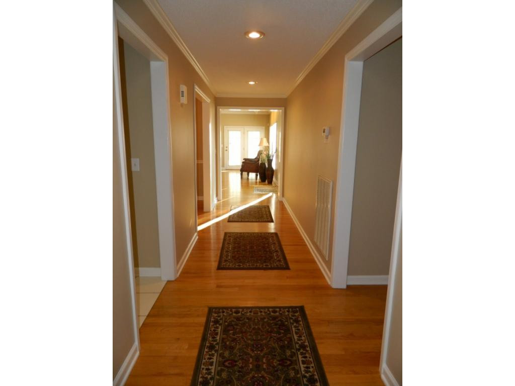 2224 Pendragon Road Kingsport, TN 37660 - Photo 7 of 25 Front Hall