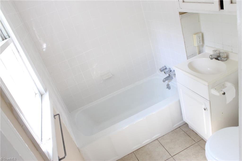 2533 Polo Road Winston-Salem, NC 27106 - Photo 8 of 15 Gallery Image 8