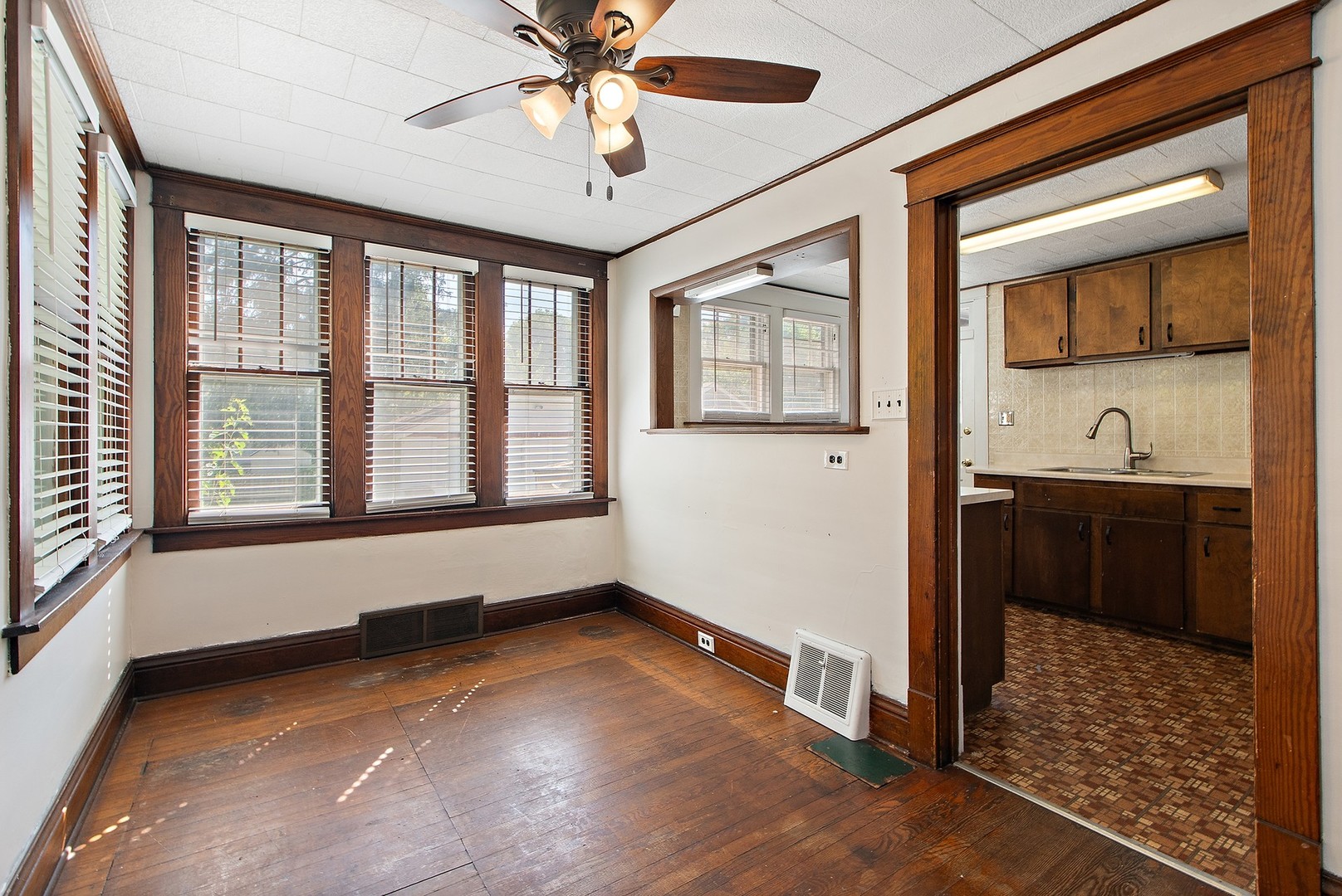 1525 Burr Oak Road Homewood, IL 60430 - Photo 8 of 20 a view of an empty room with a window