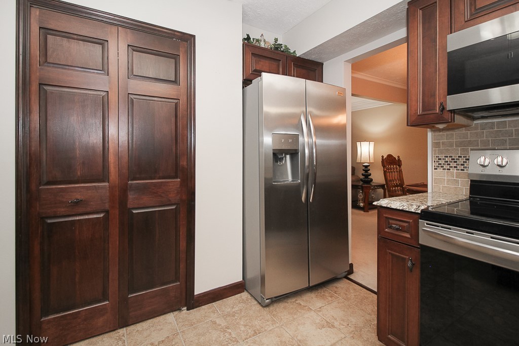 5967 Case Road North Ridgeville, OH 44039 - Photo 7 of 25