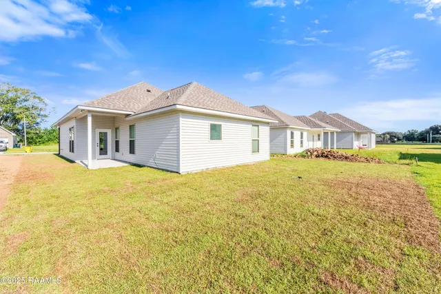 $1,700 | Undisclosed Address, Carencro, LA 70520